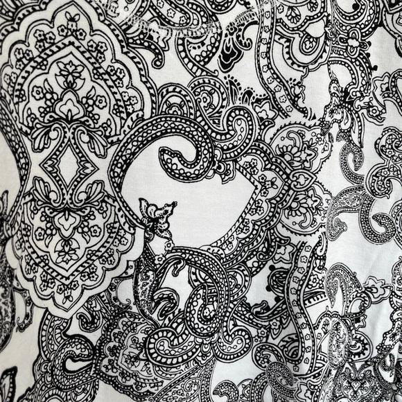 Chico's Black and White Paisley Blouse size 0 - Picture 3 of 4